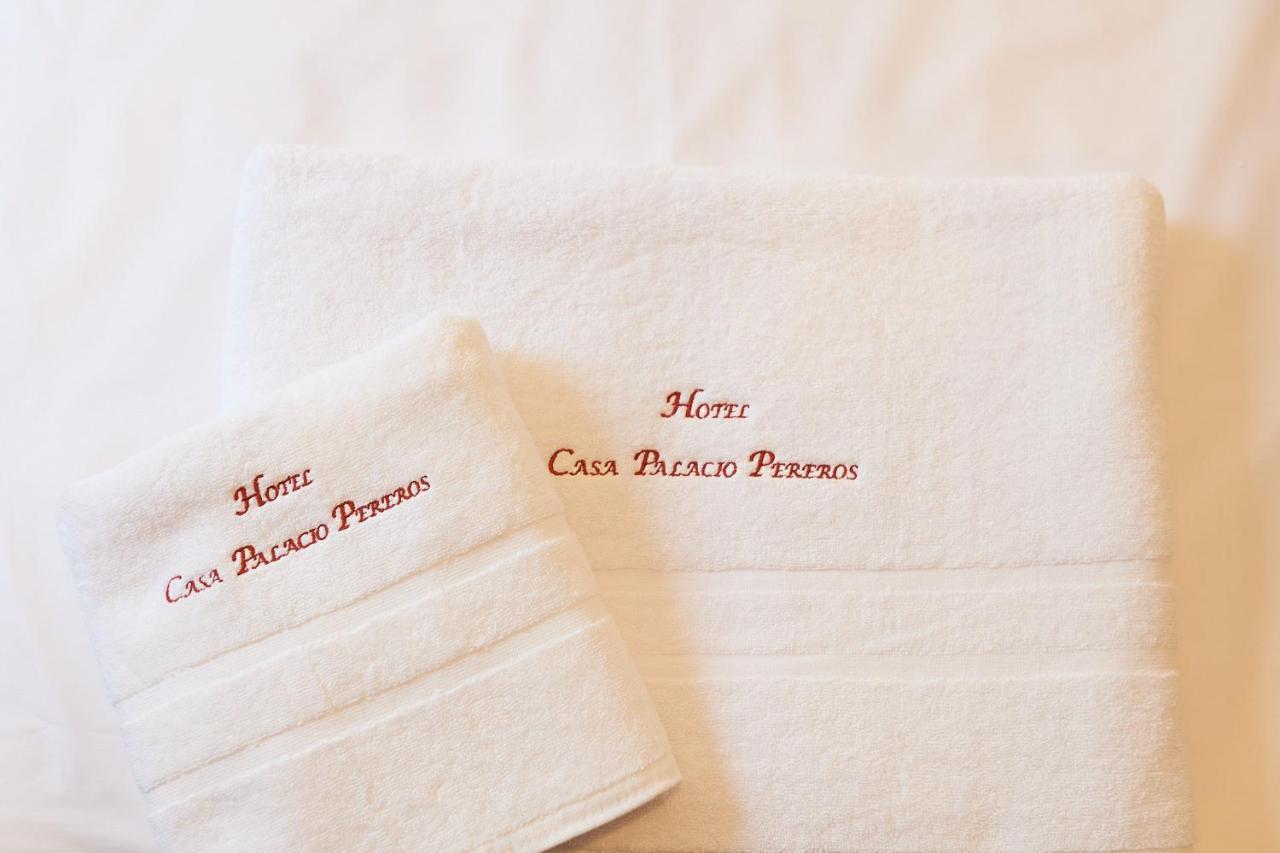 Hotel Casa Palacio Pereros Caces Dış mekan fotoğraf
